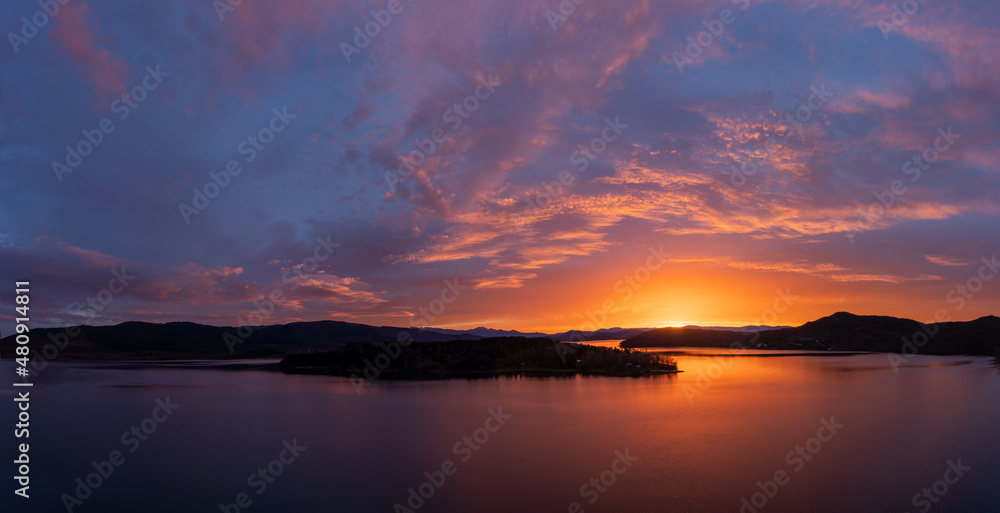 Amanecer dorado Amanecer dorado