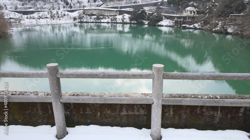 京都　世木ダム　空撮　4K　冬　雪　建築　ダム