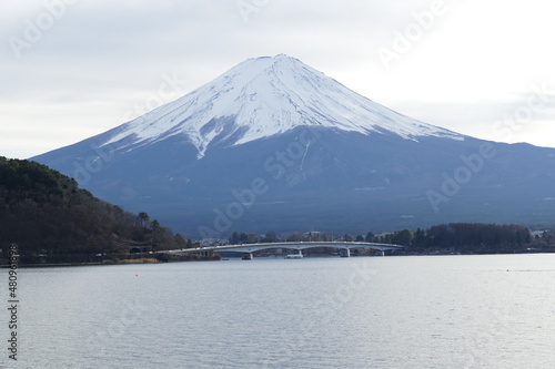 河口湖から見る富士山周辺 山梨県 ドローン空撮