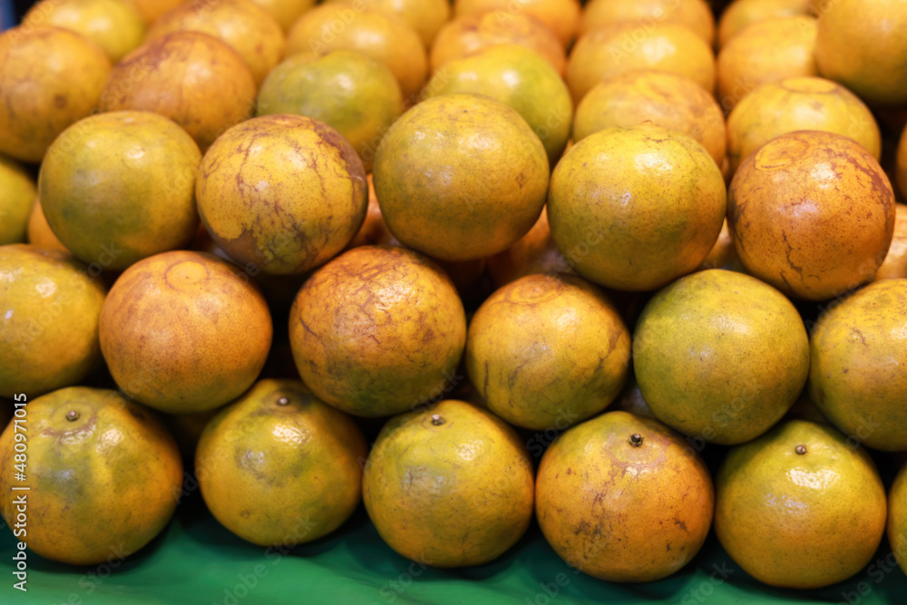 Mandarin orange selling in local market