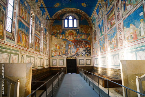Quadro su tela View of the landmark Scrovegni Chapel (Cappella degli Scrovegni, Arena Chapel),