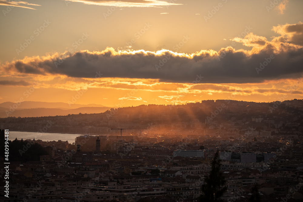 Fototapeta premium beautiful sunset over the city of Nice south of France