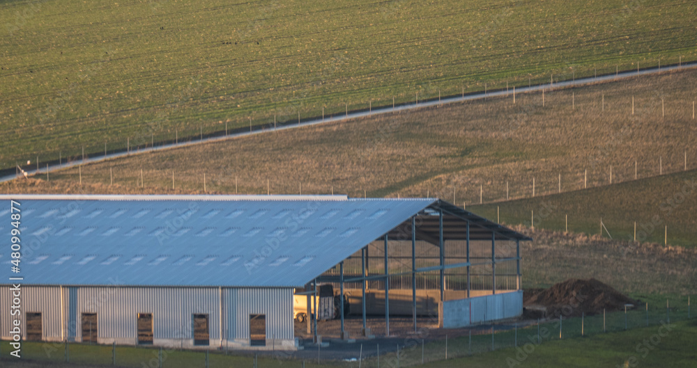 Neu erbaute landwirtschaftliche Lagerhalle Neu erbaute landwirtschaftliche Lagerhalle