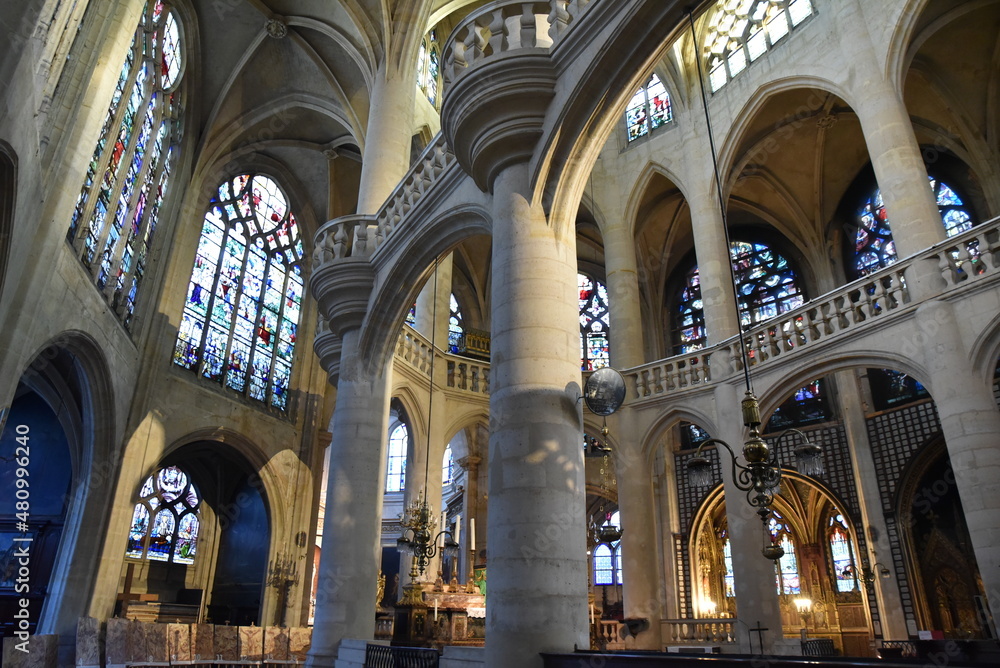 Choeur de l'église Saint-Etienne-du-Mont à Paris, France	