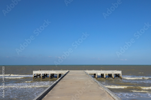 Concrete durability in small harbours .