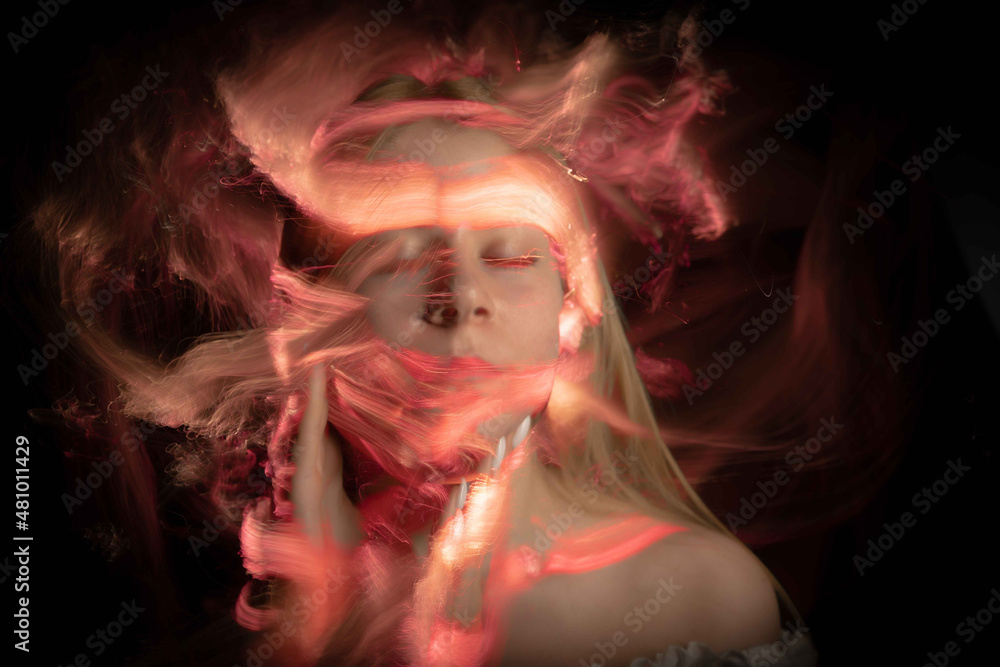 	
lightpainting portrait, new art direction, long exposure photo without photoshop, light drawing at long exposure