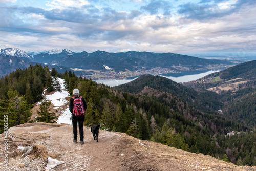 Hiking during early spring in the Bavarian alps © imagoDens