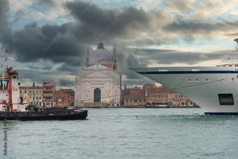 Fototapeta premium Cruise Ship being towed through Venice into the Ocean, Venice