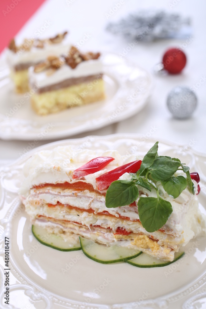 Salty cake of roasted peppers, cheese and ham