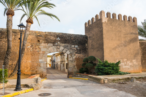 Mascarell (Nules), Valencian Community, Spain. The only completely walled village of the region of Valencia. Main medieval entrance gate.