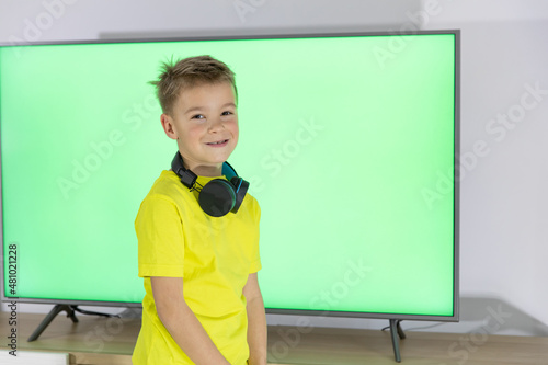 Obraz na płótnie Child with headphones w salonie