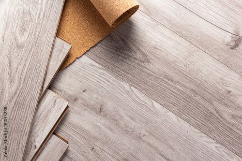 Fotografía Laminate wood floor with cork background texture