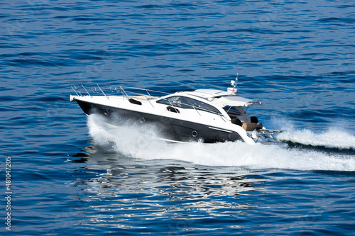 Motorboot auf der Ostsee I photo