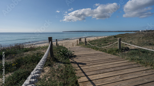 Fototapeta Naklejka Na Ścianę i Meble -  beach entrance on wooden walkway
