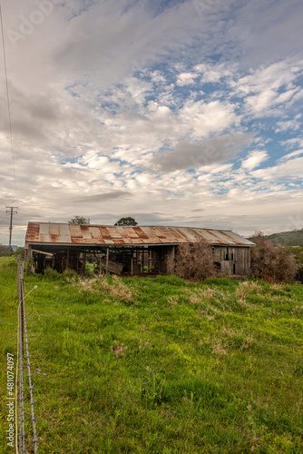 Abandoned Barn in Australian Countryside (ID: 481074097)