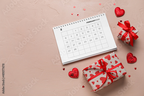 Calendar with gifts and hea...