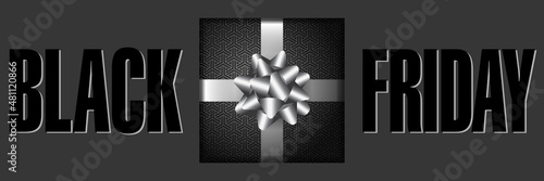 Affiche noir et argent format allongé pour le Black Friday.
avec typographie et un cadeau au ruban argent.