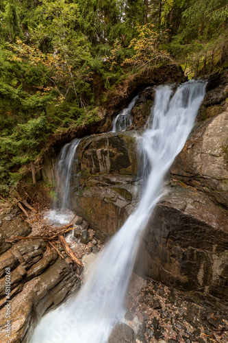 Fototapeta Naklejka Na Ścianę i Meble -  Wasserfall am Sinnichbach bei Hafling Nähe Meran, Südtirol