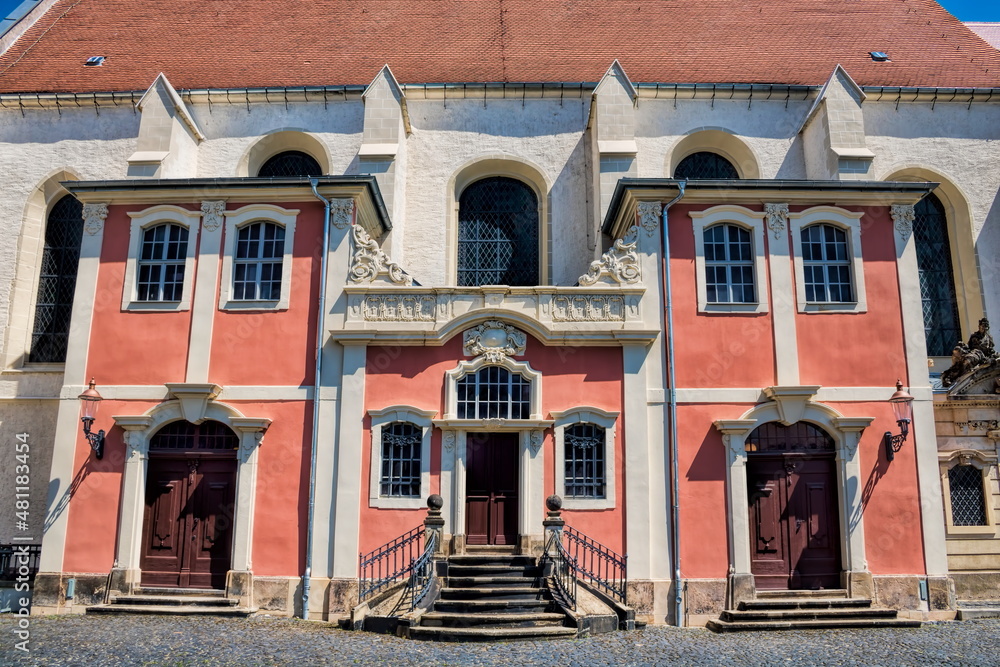 zittau, deutschland - rote seitenfassade an der klosterkirche