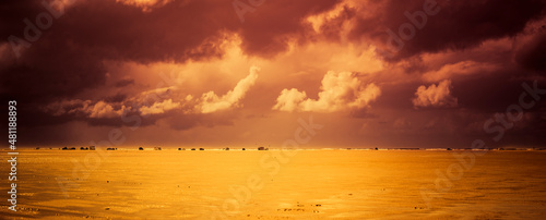 Sonnenuntergang am Meer bei Rømø mit Goldenen Sonnenstrahlen