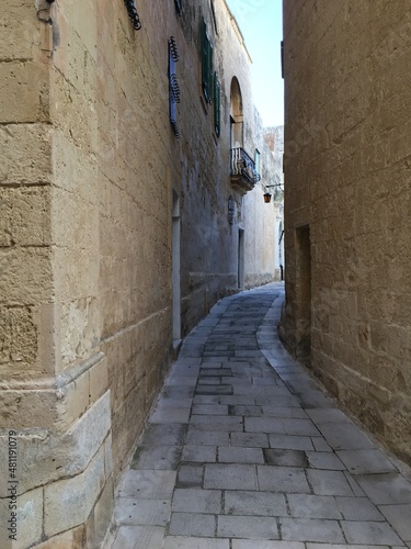 Fototapeta Naklejka Na Ścianę i Meble -  narrow street