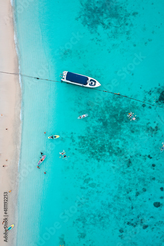 Coral island, koh He, beach and boats in Phuket province, Thailand © pierrick