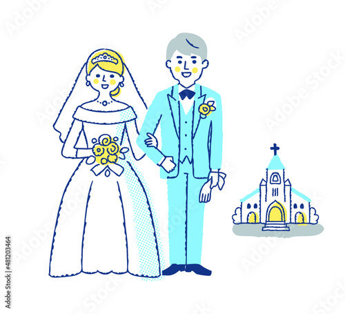 教会の前で立っている笑顔の新郎新婦