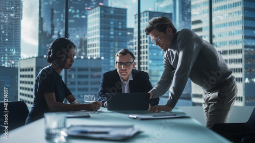 Εκτύπωση καμβά Multiethnic Diverse Office Conference Room Meeting: Team of Three Creative Entrepreneurs Talk, Discuss Growth Strategy