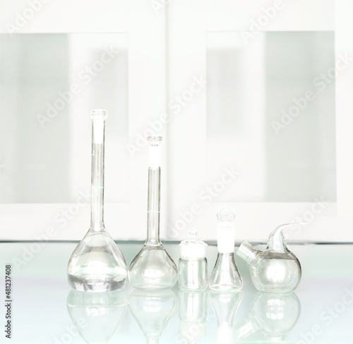 Glass Volumetric Flask ,Erlenmeyer flasks ,Laboratory Flasksare used for  laboratory work,For  mixing, pouring and storage of chemicals