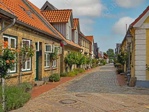 Obraz na plátně Historische Häuser im ehemaligen Fischerdorf Holm, einem Stadtviertel von Schles