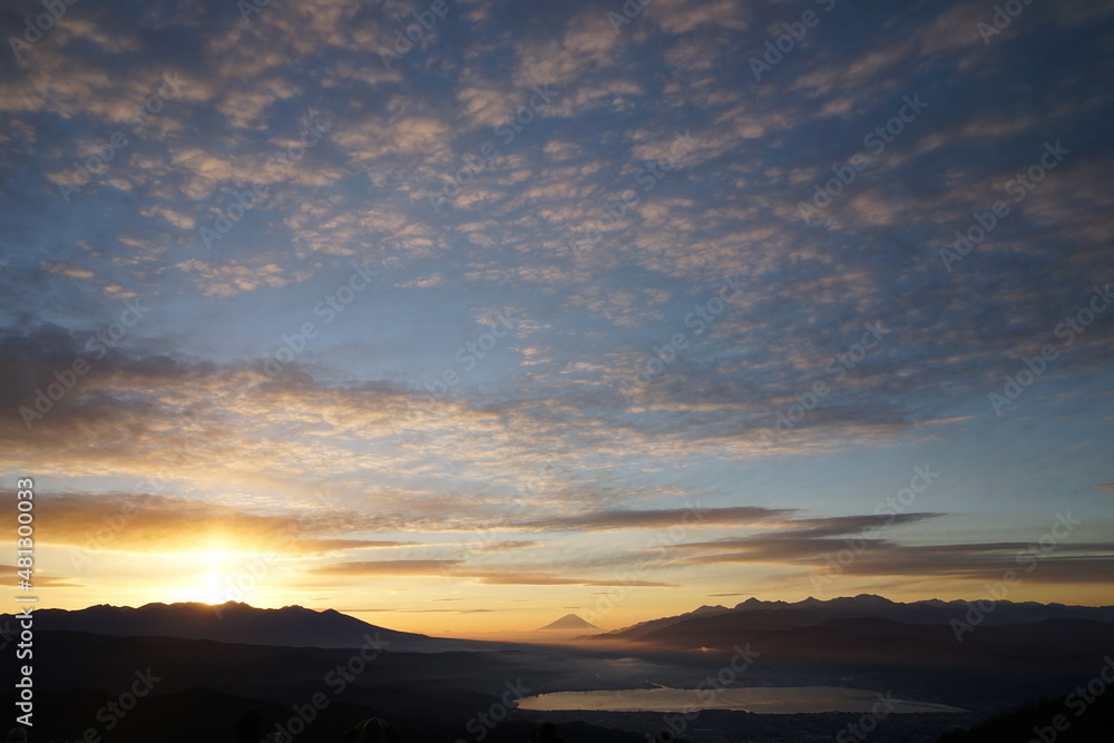 高ボッチ　富士山と諏訪湖を望む冬の朝焼け