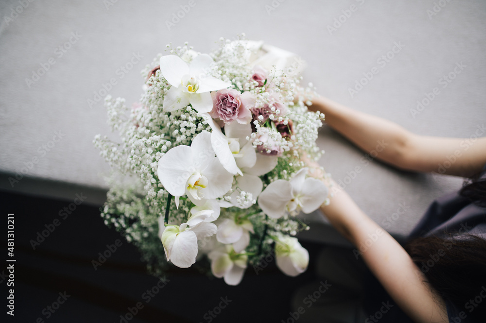 白いウェディングブーケ