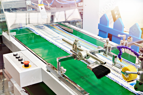 Machine quality control system of carton cardboard