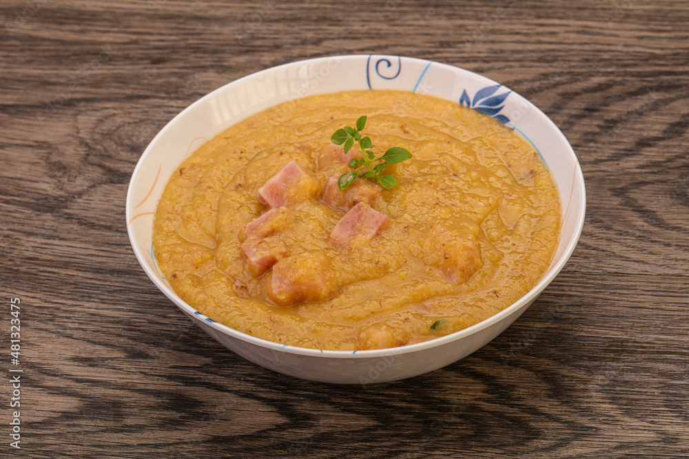 Peas cream soup with smoked ribs Peas cream soup with smoked ribs