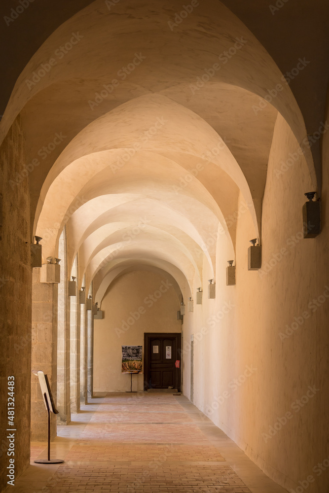 Cloître de l'Abbaye de Caunes-Minervois - Aude