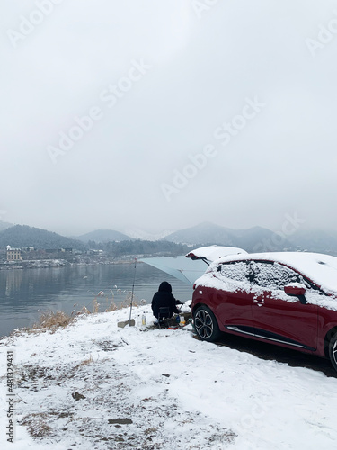 대성리 북한강 눈오는 날 겨울 차박 캠핑 / Daesung-ri Bukhangang River Winter Car camping on a snowy day photo