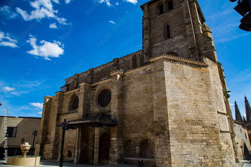 Fachada de iglesia Catedral de Burgos, España