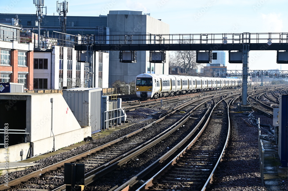 Fototapeta premium London bridge station on a winters morning.