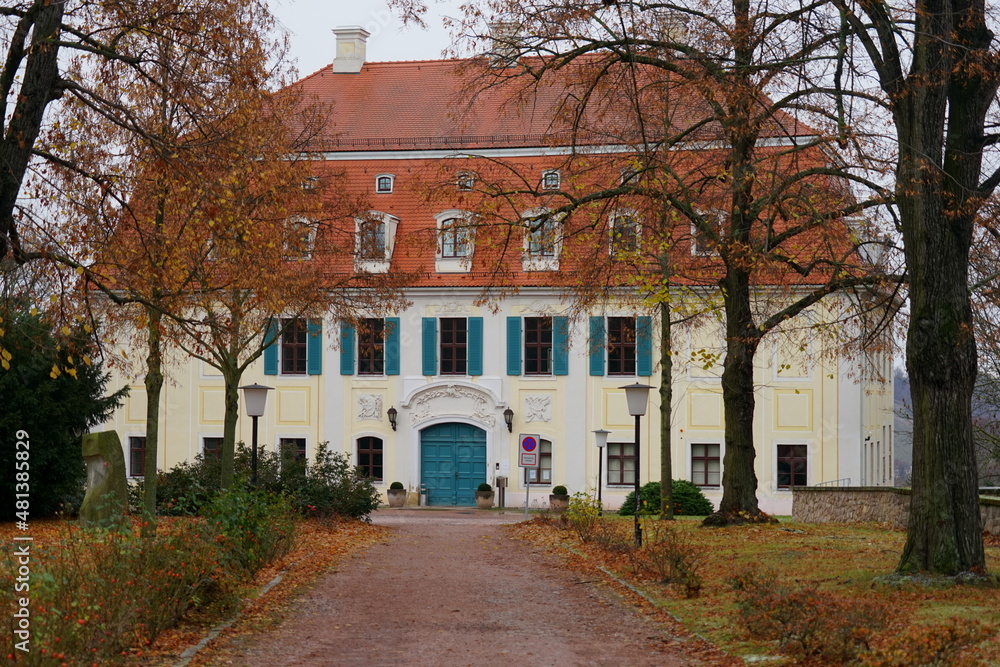 Blick auf das Schloss Siebeneichen in Meissen