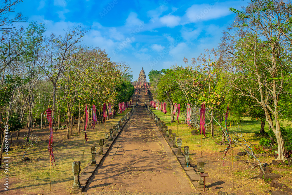 Prasat Hin Phanom Rung,Phanom Rung, or full name, Prasat Hin Phanom Rung, is a Khmer temple complex set on the rim of an extinct volcano at 402 metres elevation, in Buriram Province in the Isan region
