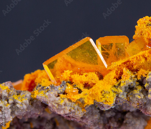 Tableau sur toile .wulfenite mineral specimen stone rock geology gem crystal