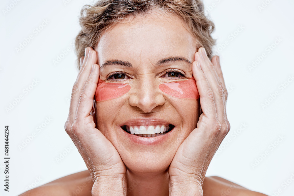Younger looking skin is a good skincare routine away Younger looking skin is a good skincare routine away