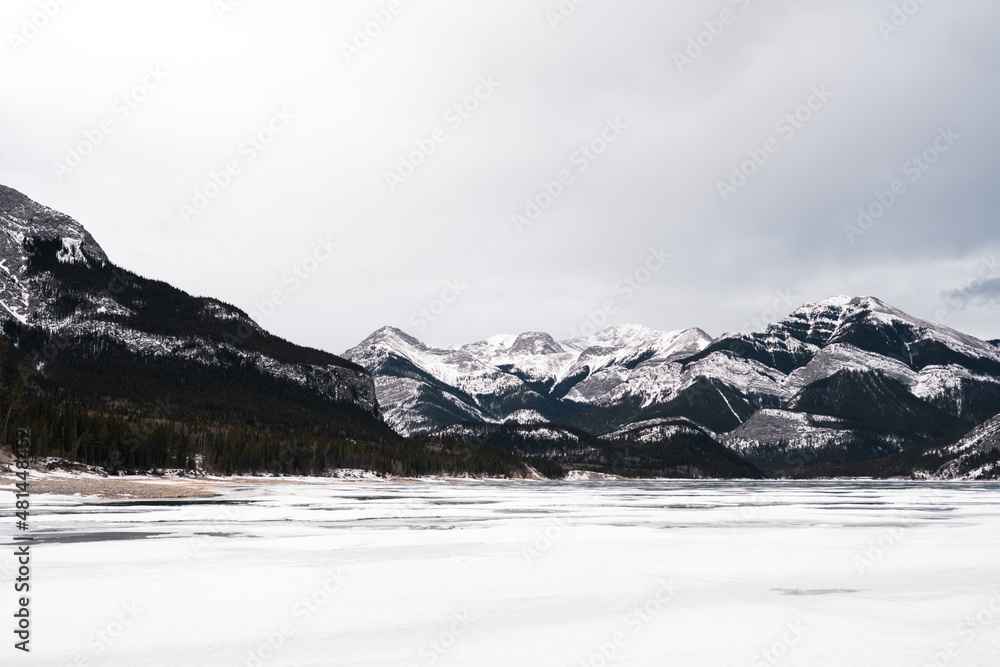 Fototapeta premium Mountain range in Canada