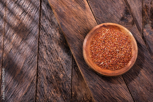 Chenopodium quinoa - Red quinoa seeds in bowl