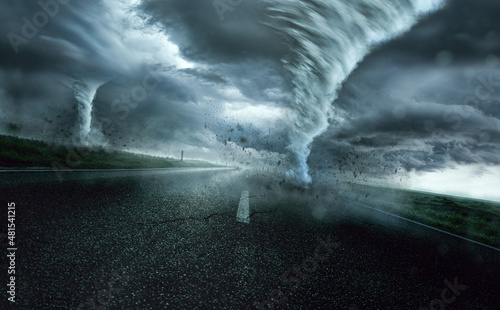  Dramatischer Sturm  - Tornado  photo