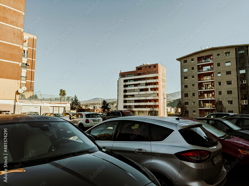 Fototapeta premium Building and cars