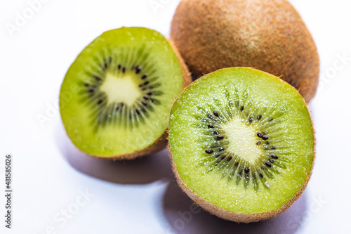 sliced kiwi fruit 