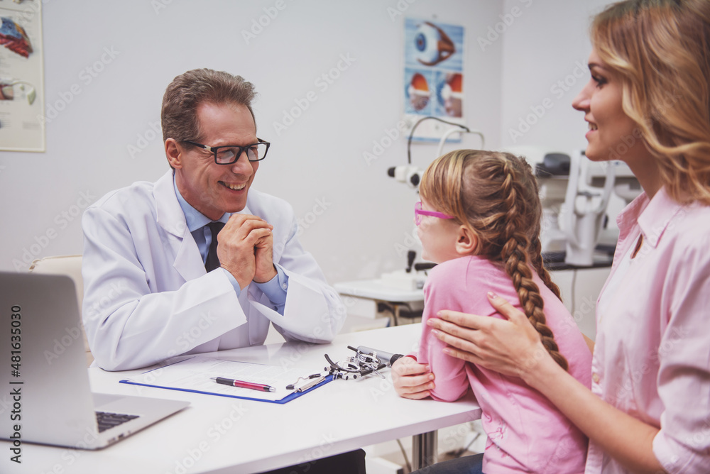 Obraz premium At the ophthalmologist