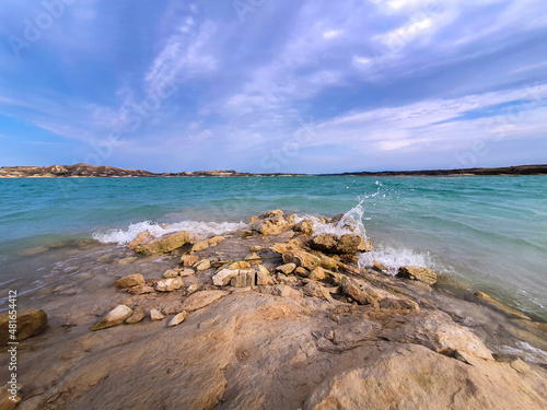 Vega Baja del Segura - Embalse de la Pedrera un lago azul turquesa. 