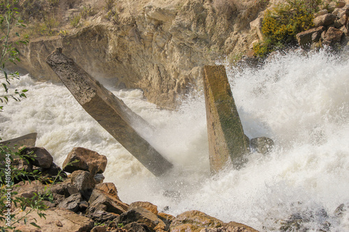 Vega Baja del Segura - Embalse de la Pedrera un lago azul turquesa. 